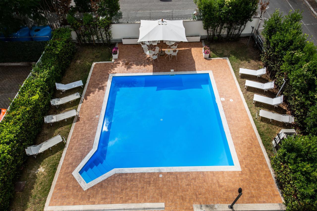 Hotel Roma Tor Vergata Esterno foto